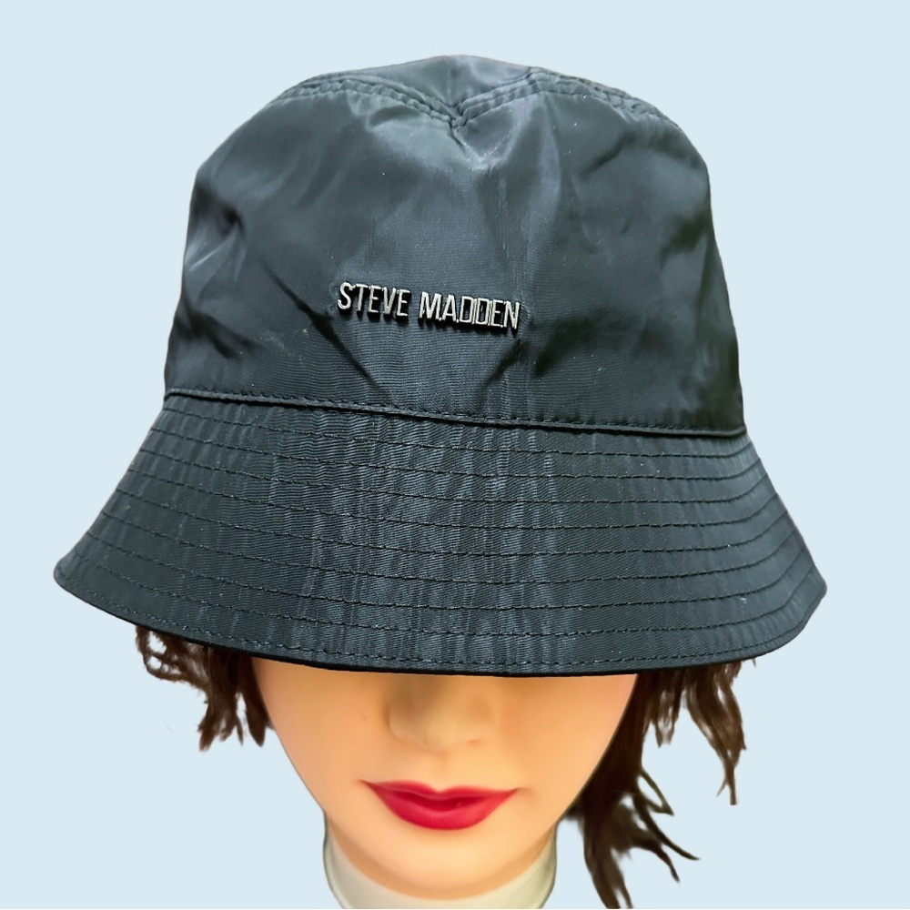 Steve Madden Women’s Black Bucket Hat